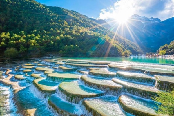 Thung lũng Trăng Xanh (Blue Moon Valley)