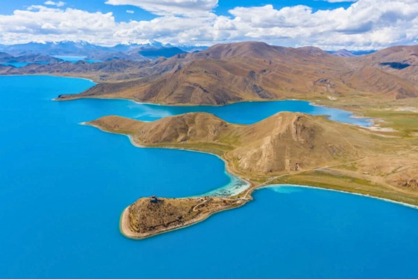 hồ yamdrok viên ngọc lam giữa trời tây tạng